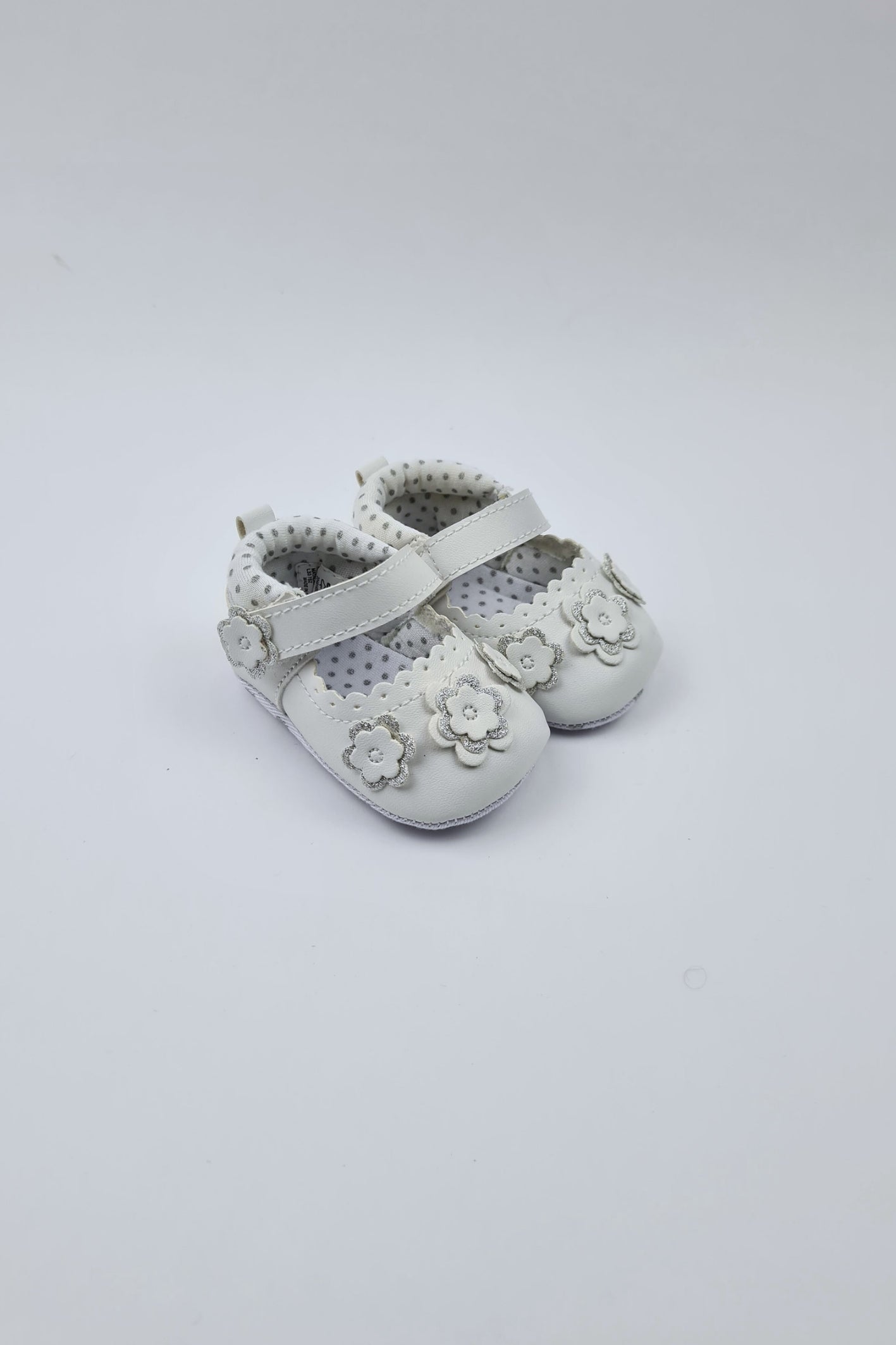 0-3m - Cream/White And Silver Baby Shoes (Matalan)