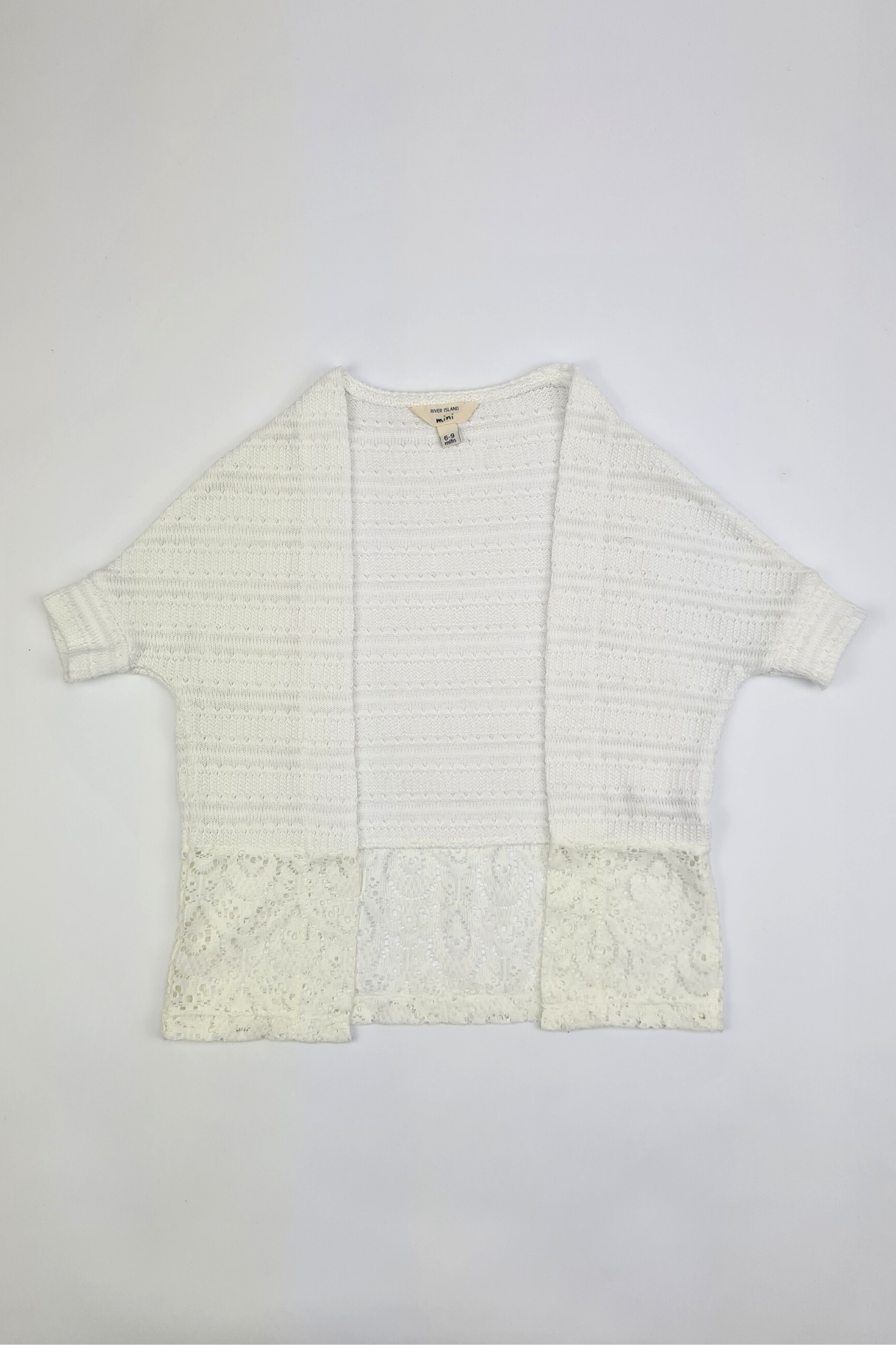 6–9 m – weißer Spitzen-Fledermaus-Cardigan (River Island)