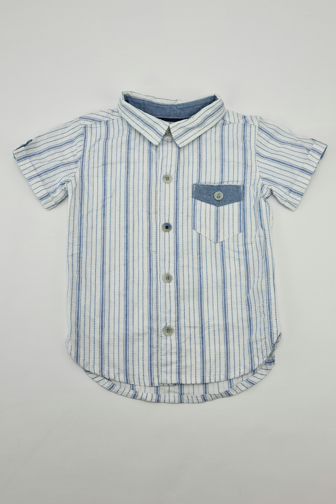 6–9 m – gestreiftes Hemd