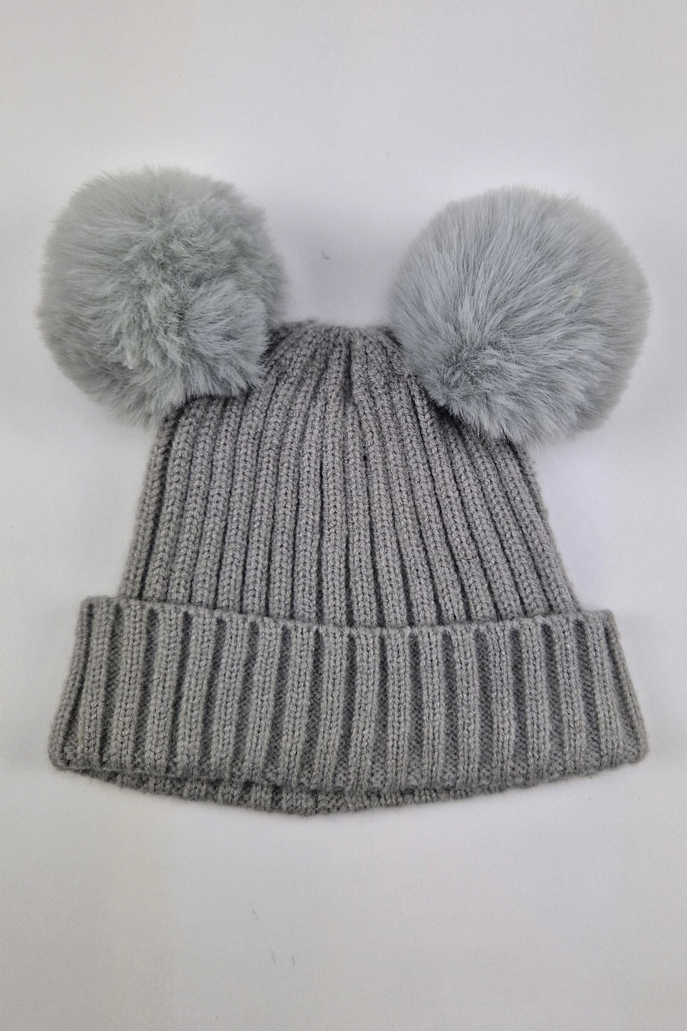 3–6 m – graue Doppelbommel-Mütze (Matalan)