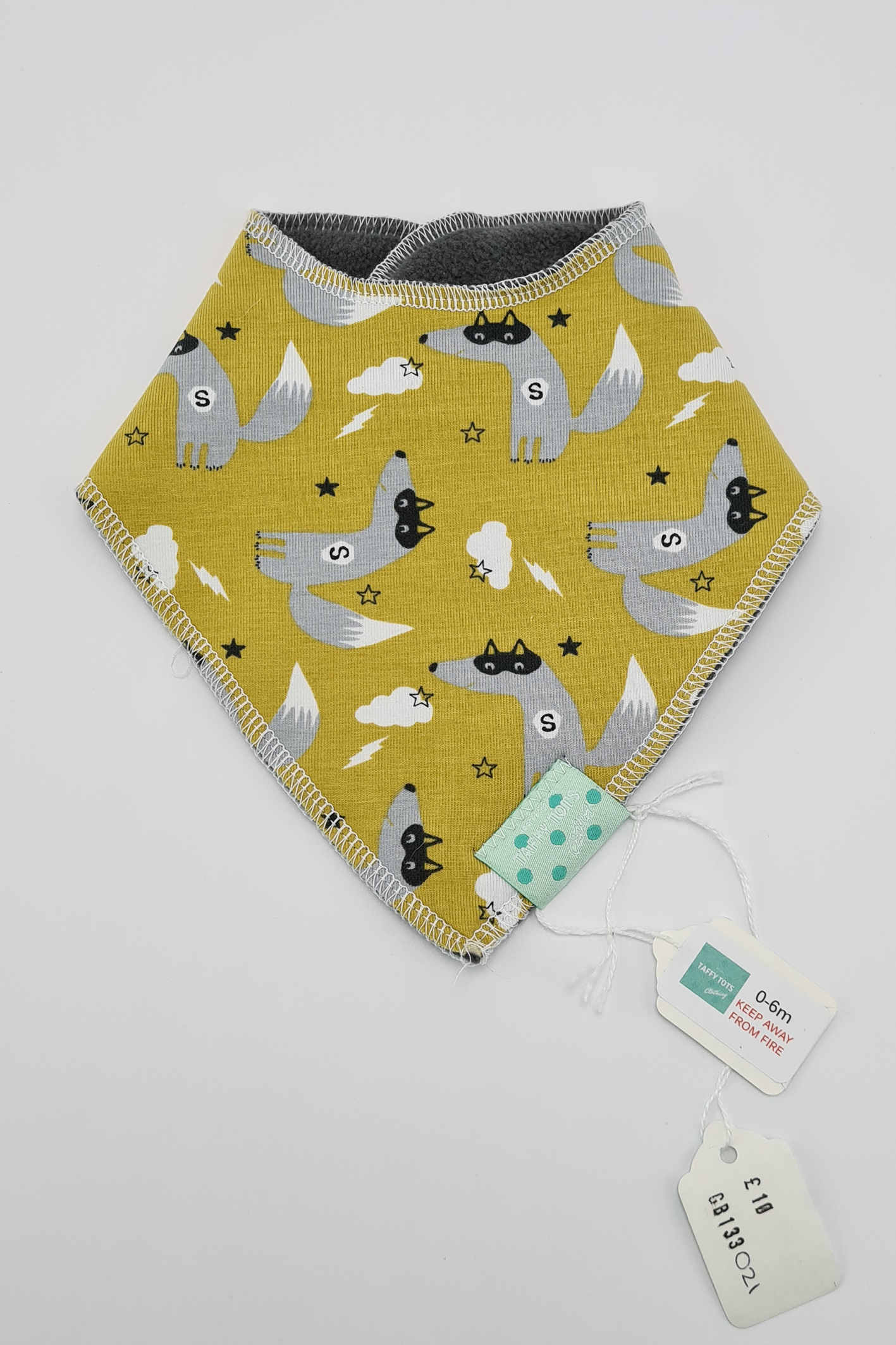 0-6m - Handmade Fleece Lined Bandana Bib (Taffy Tots Clothing)