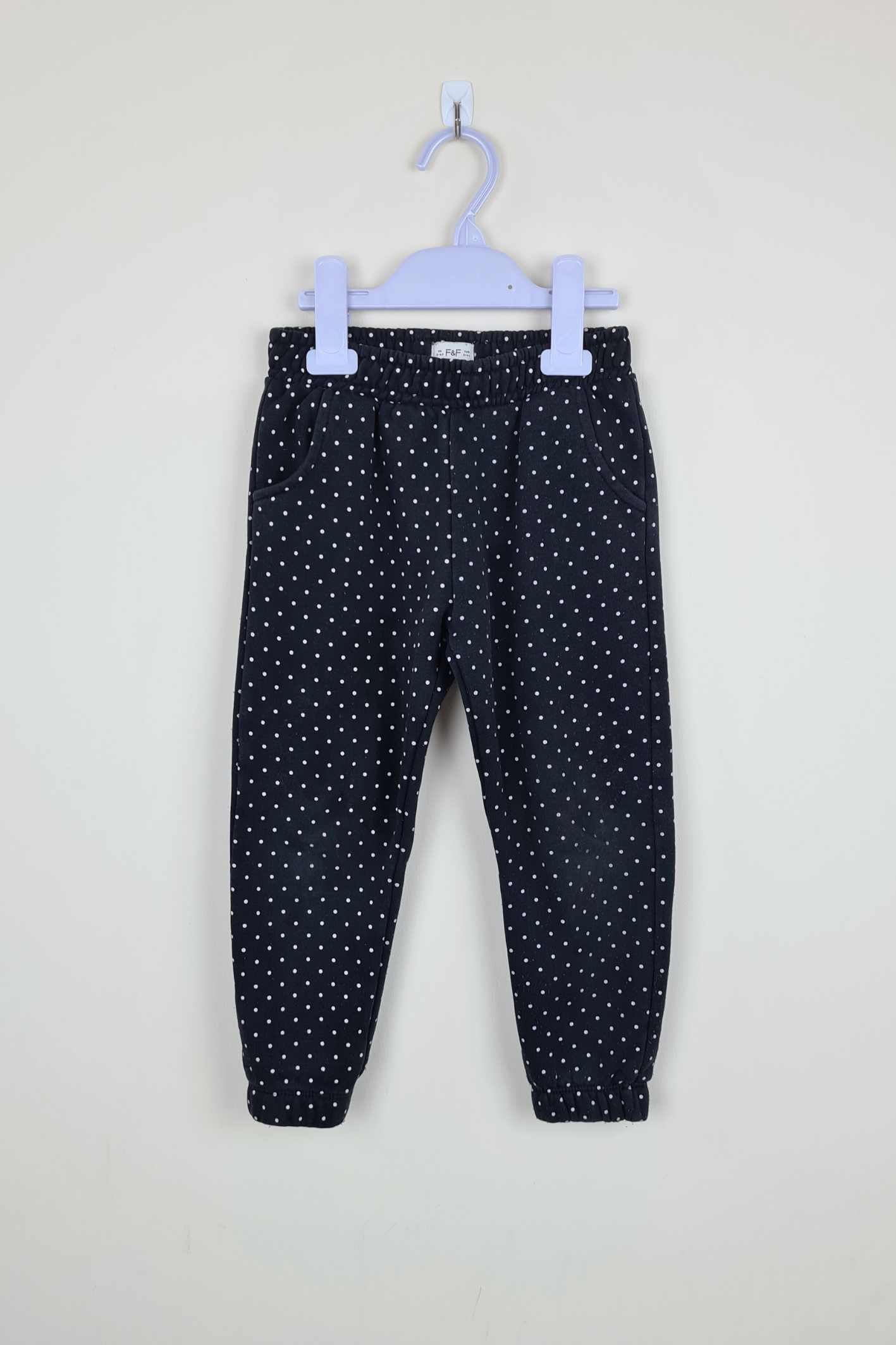 3–4 Jahre – Polka Dot-Hose (F&amp;F)