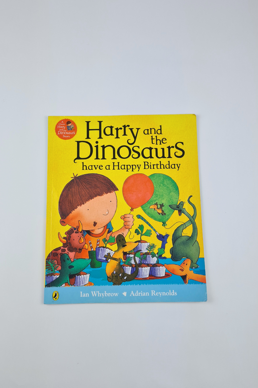 Harry et les dinosaures ont un livre d'histoires de joyeux anniversaire