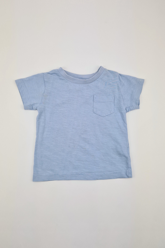 6-9 m – Blaues T-Shirt (Weiter)