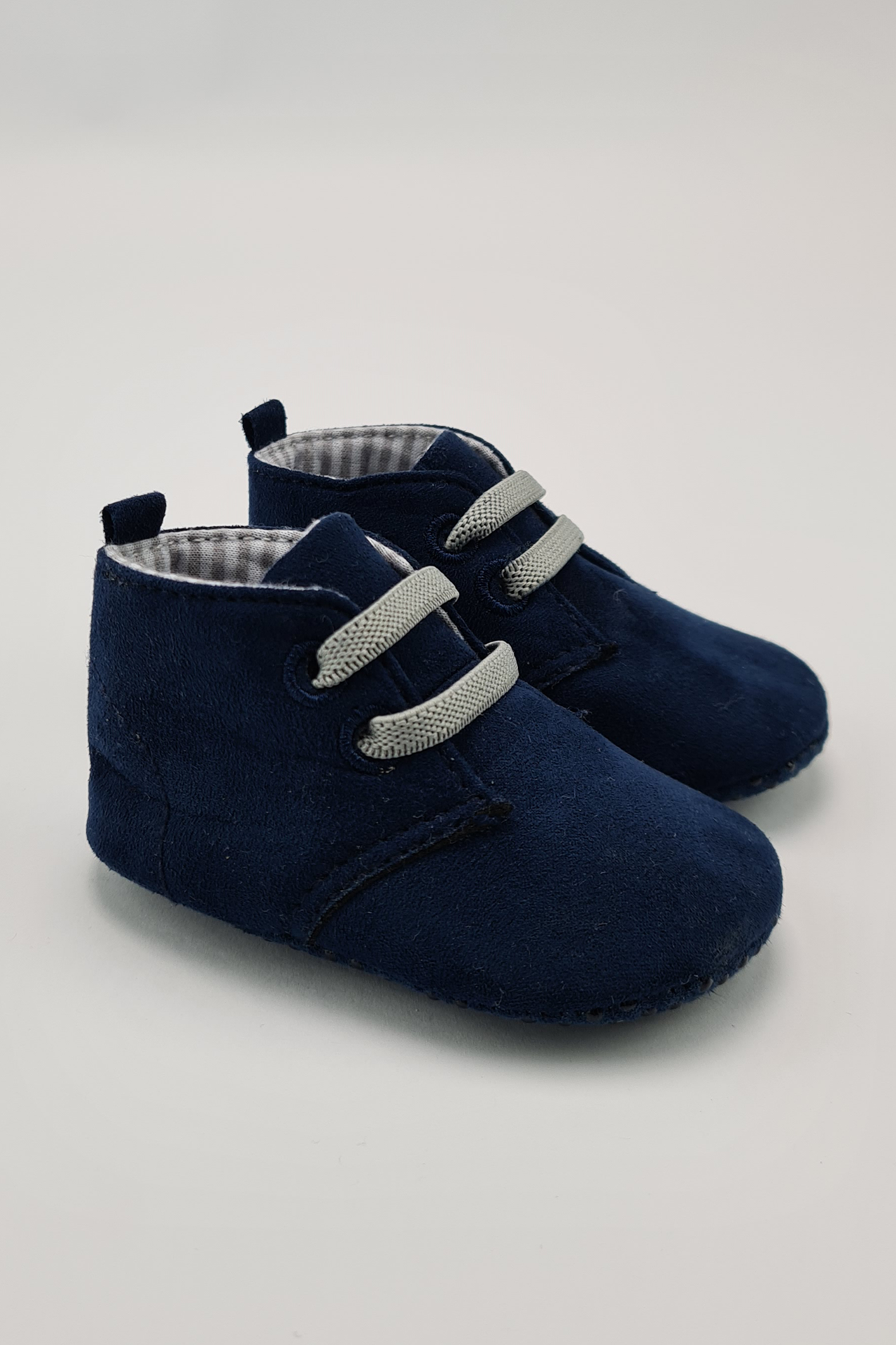 0–3 m – Marineblaue Schuhe mit weicher Sohle