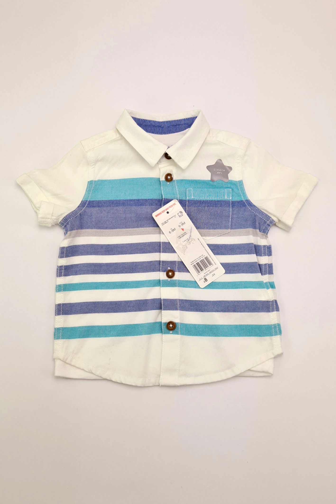 6–9 Monate – Blau gestreiftes Hemdset mit Knöpfen