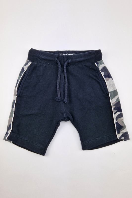 12–18 Monate – Camouflage-gestreifte Jersey-Shorts (Weiter)