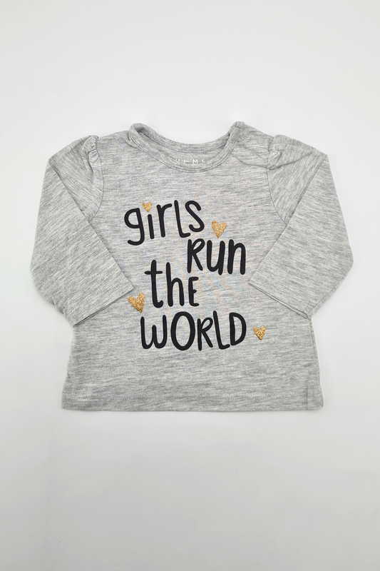 0–3 Monate – T-Shirt „Girls Run The World“.