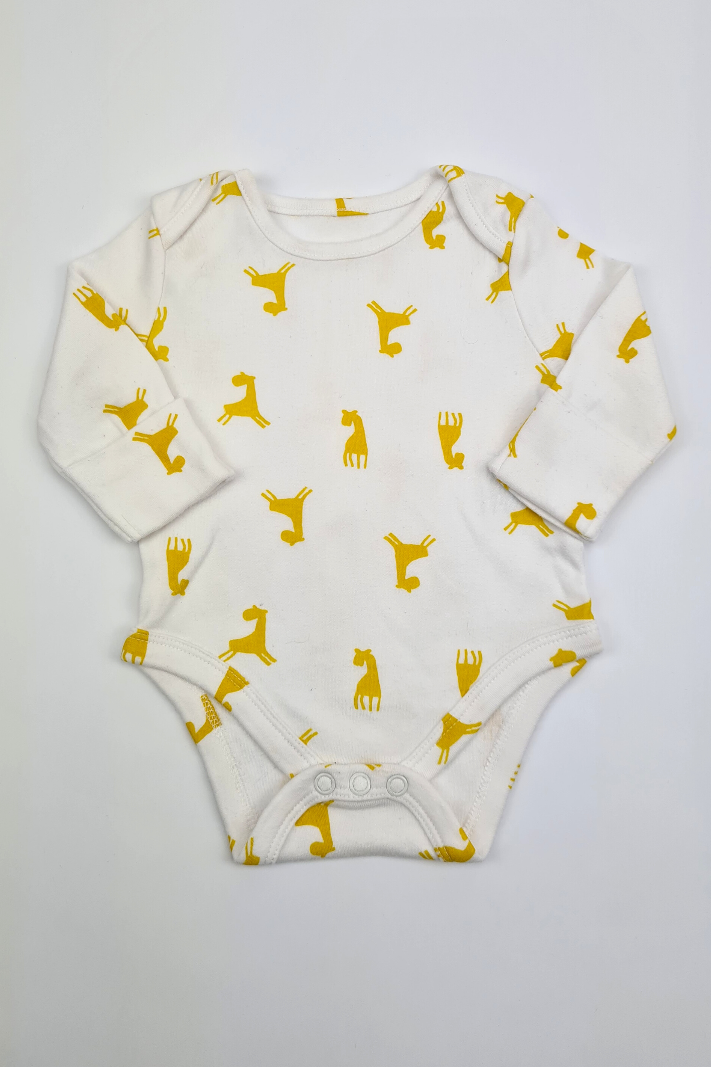 0–3 Monate – 100 % Baumwolle, gelber Giraffen-Langarm-Body (Scottish Baby Box)