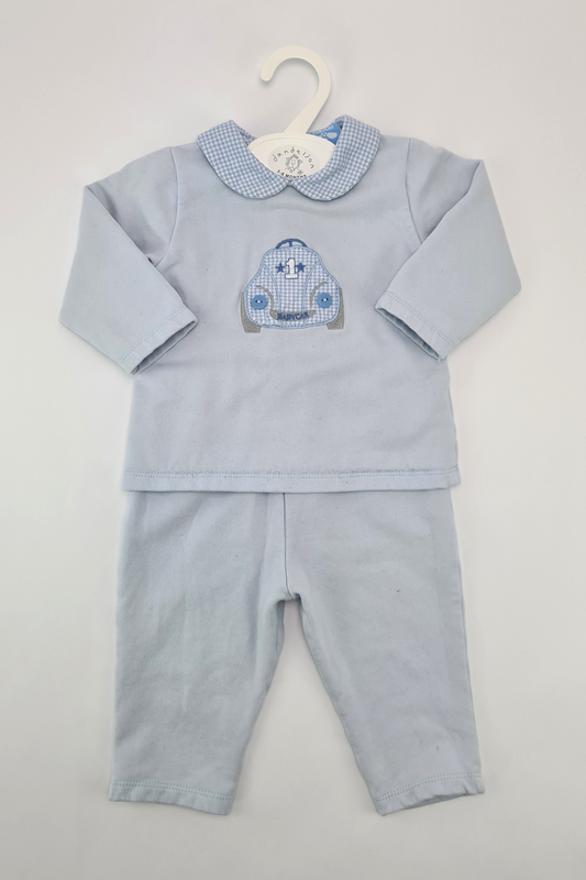 3–6 Monate – Babyblaues 2-teiliges Auto-Outfit (Sardon)
