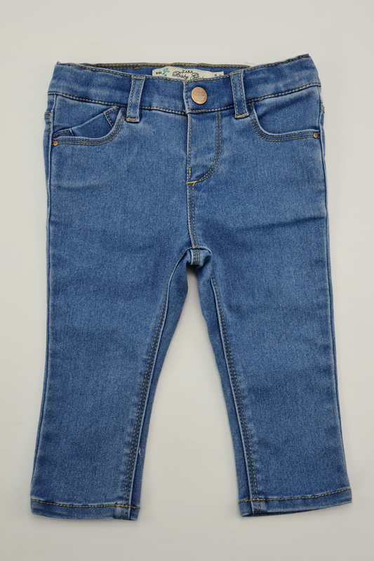 6–9 Monate – Hellblaue Jeans (Zara Baby)