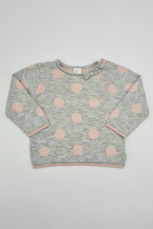 6–9 m – Grauer Pullover mit Punktmuster (H&amp;M)