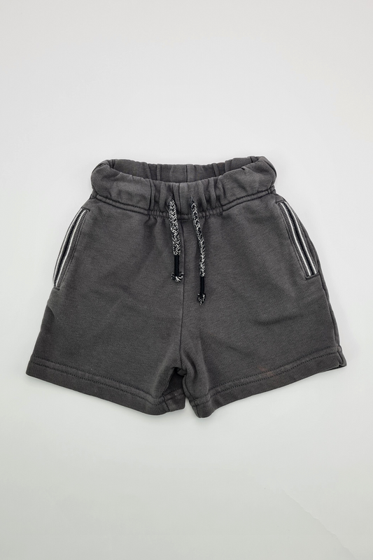 12–18 Monate – Anthrazitfarbene Jogger-Shorts
