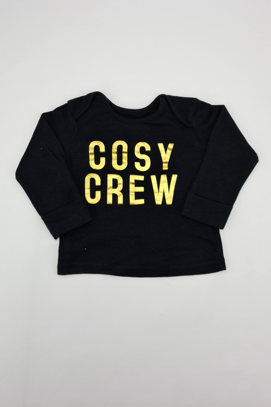 3–6 Monate – T-Shirt „Cosy Crew“.