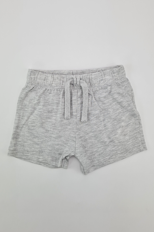 3–6 m – graue Shorts (F&amp;F)
