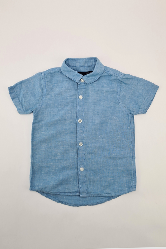 12–18 Monate – Blaues Hemd mit Knöpfen