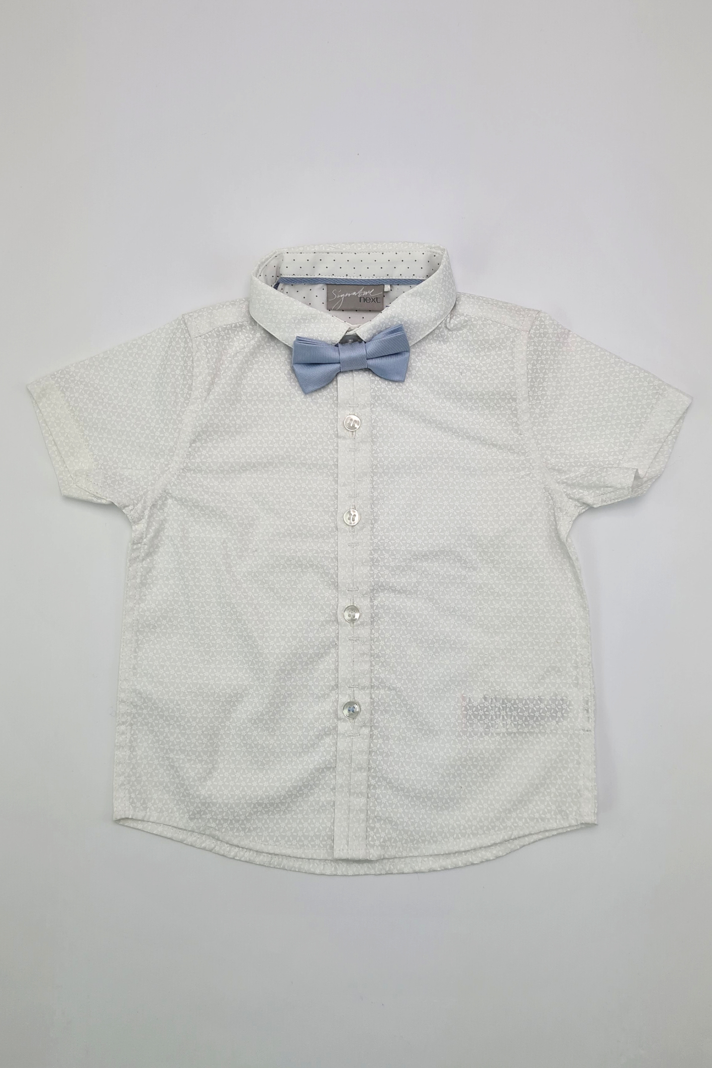 9-12m - 100% Cotton White Short Sleeve Shirt & 100% Silk Blue Bow Tie Set (Next)